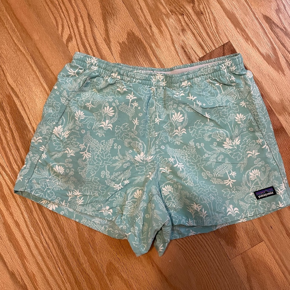 Patagonia baggies womens size small